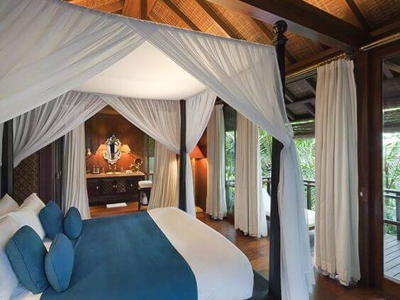 Móveis típicos do século XIX, uma visão historicista