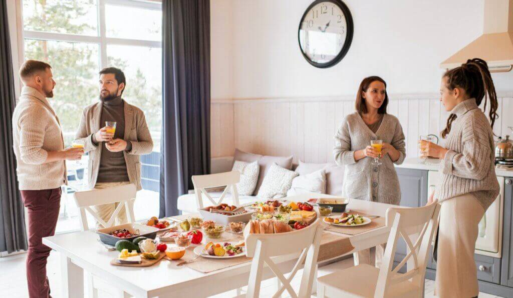 Crie a mesa perfeita para um brunch em casa