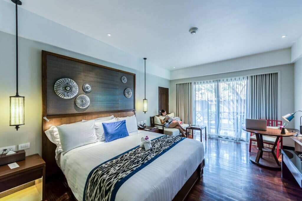 Aprenda a arte do bed styling ou como vestir a cama