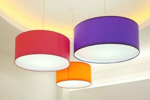 Como substituir uma luminária de teto em uma casa antiga